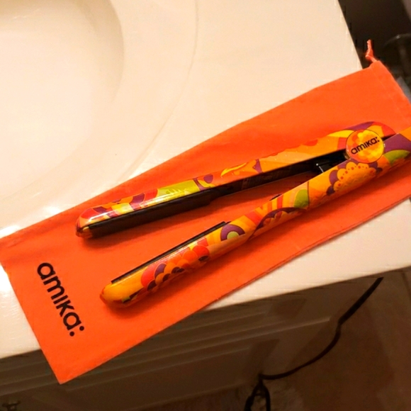 amika Other - Amika Hair Straightener